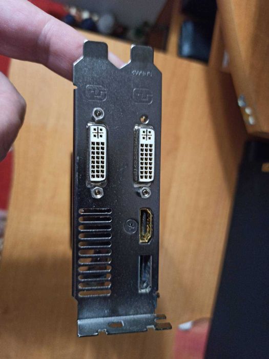 Видеокарта GIGABYTE Radeon HD 5770 (GV-R577UD-1GD) 1GB GDDR5