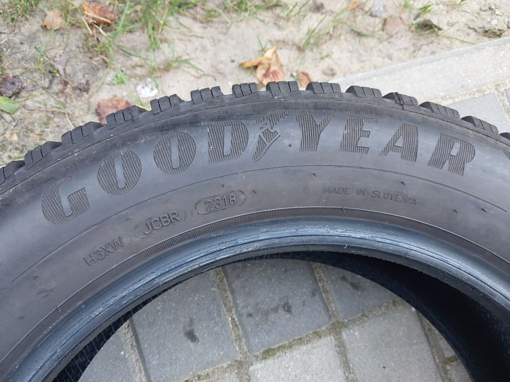 Goodyear UltraGrip 9 205/60R16 92 H