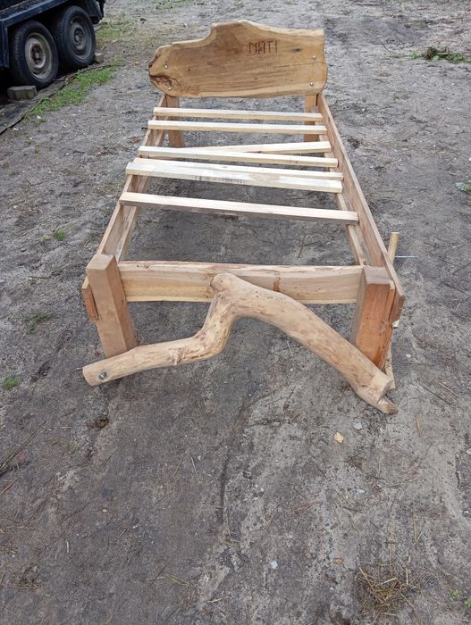 Łóżko z Drewna       .