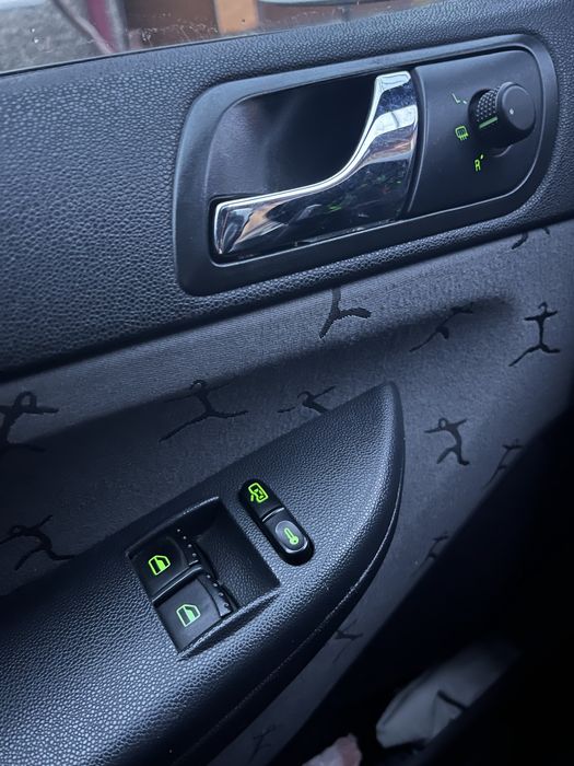 Шкода фабія 2004 року