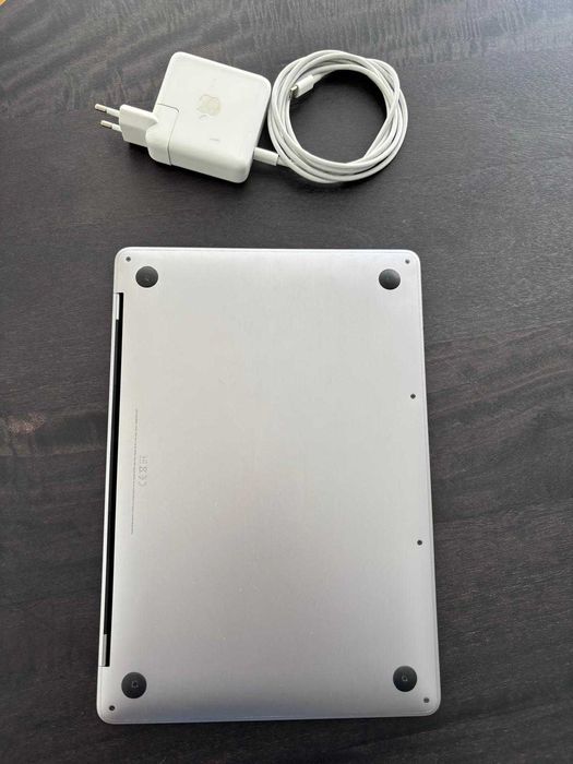 Apple Macbook Pro 13" - 2019