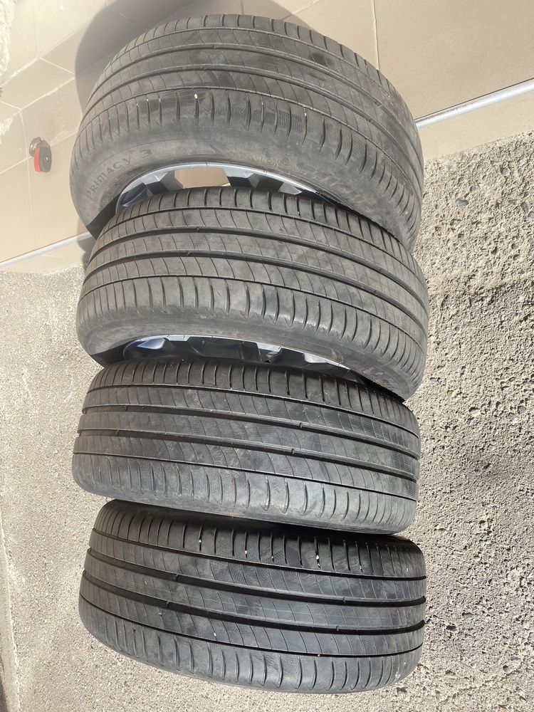 Диски audi с резиной 225/50/17 michelin