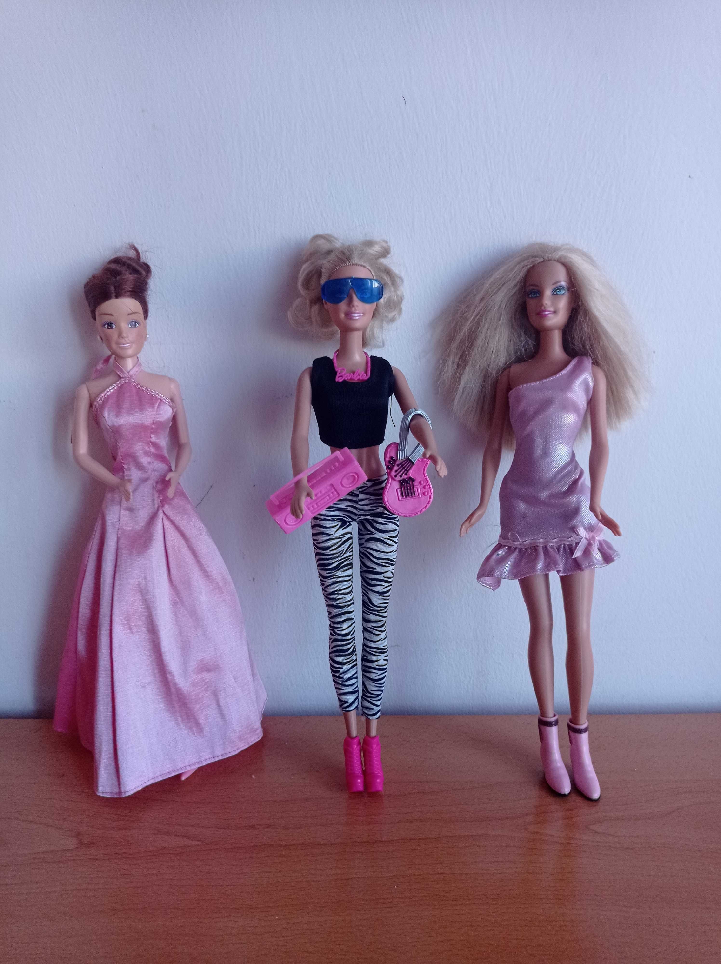 Bonecas Barbie e conjunto Barbie e cachorrinhos com acessórios