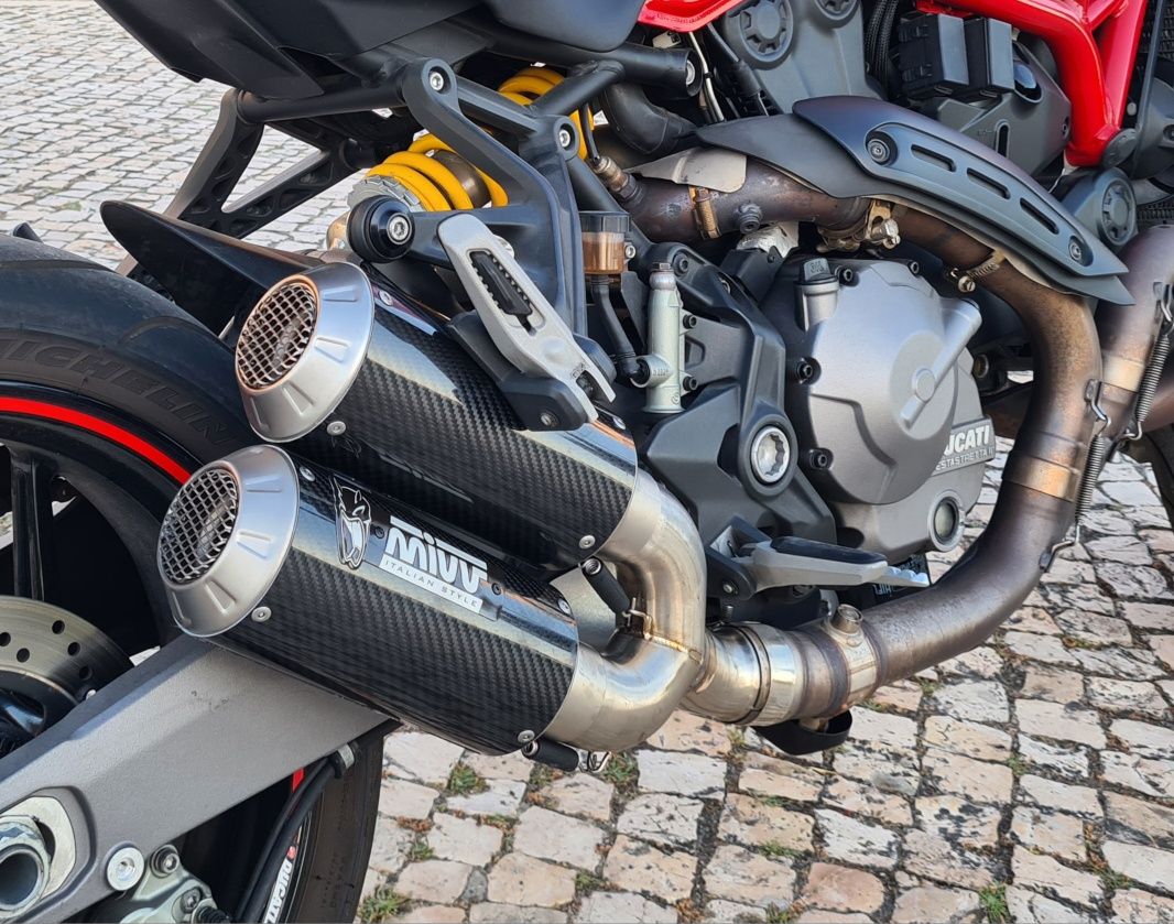Ducati Monster 821 Red 2018