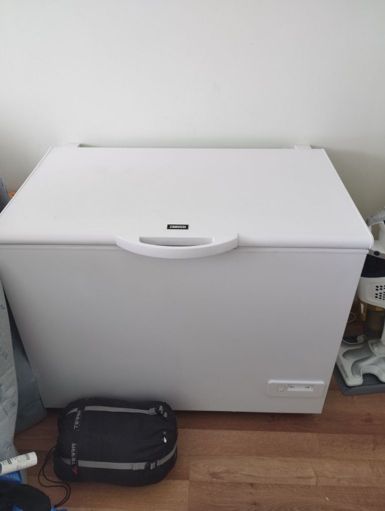 Морозильна скриня, камера zanussi zfc31400wa