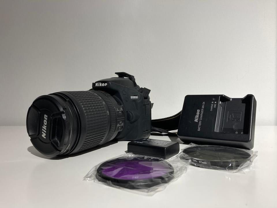 Lustrzanka Nikon D5600 + obiektyw AF-S Nikkor 18-140 mm