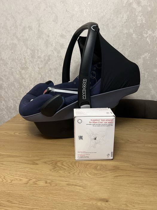 Автокрісло maxi cosi +адаптери