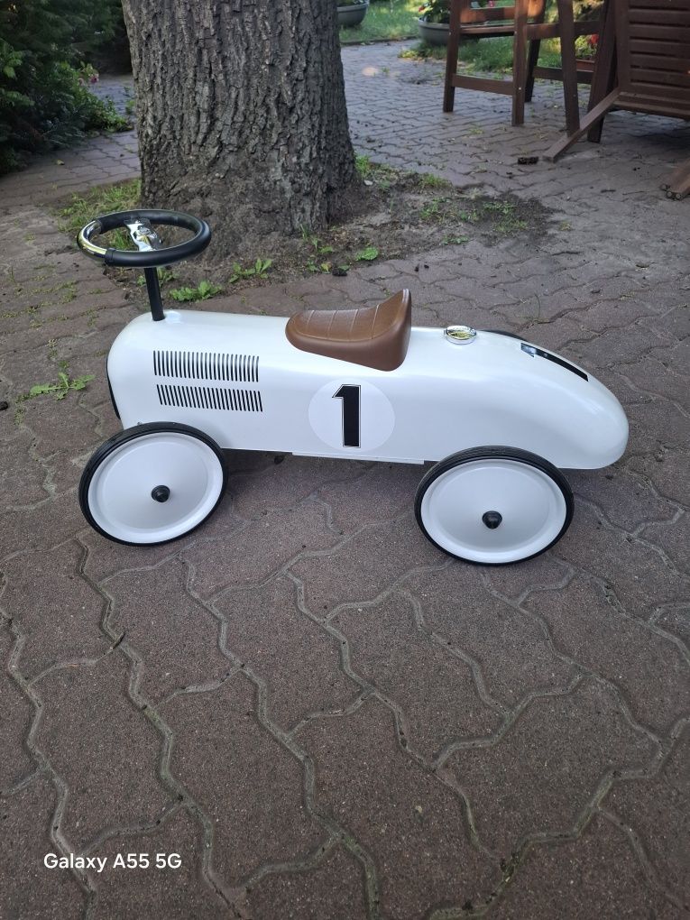 Stylowy jeździk retro -frajda dla Malucha