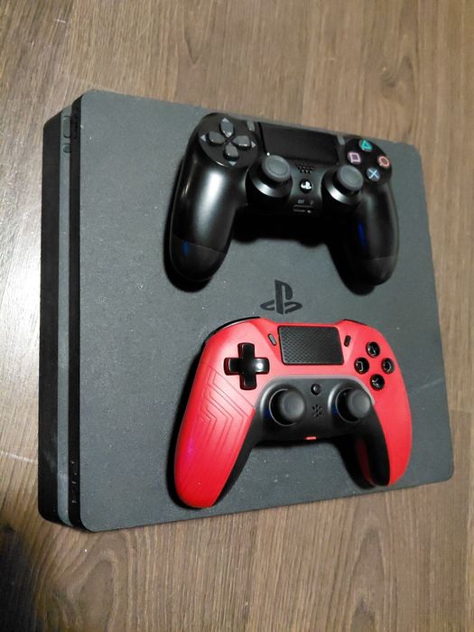 Play Station 4 500GB + dwa pady + Minecraft + Dodatkowe ubezpieczenie