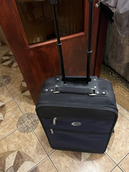 Валіза на колесах