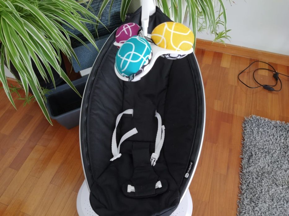 Aluga-se Cadeira bebé 4Moms Mamaroo