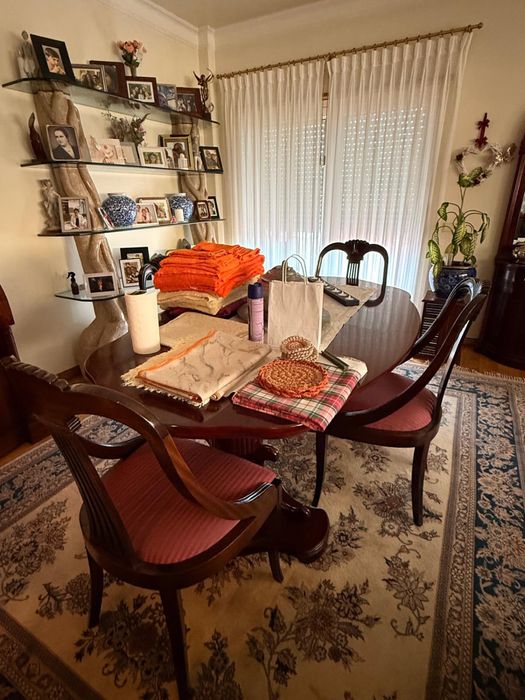 Elegante conjunto sala madeira mogno em excelente estado