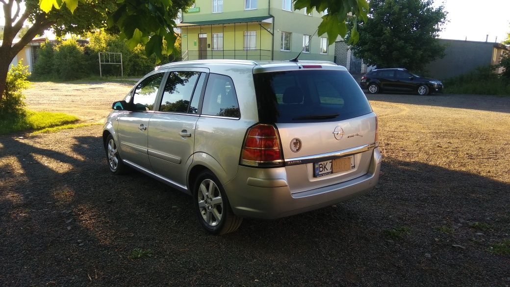 Opel Zafira 1.9дизель