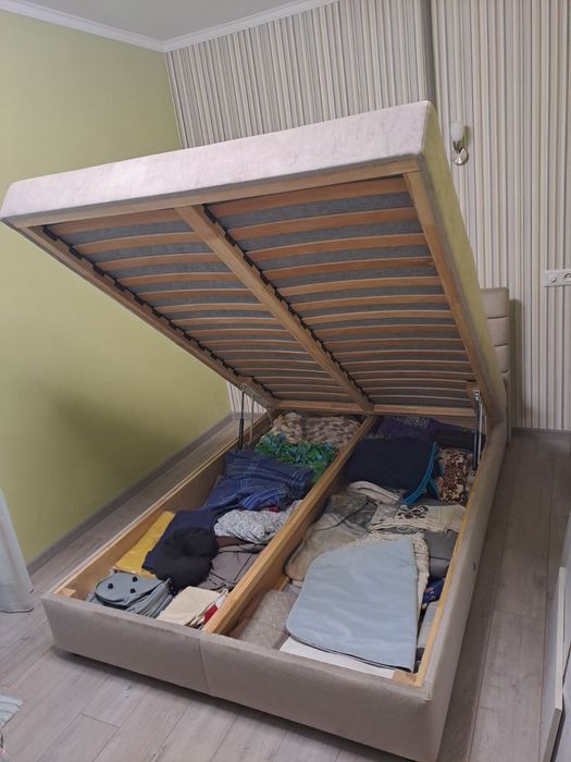 Продам кровать мягкую