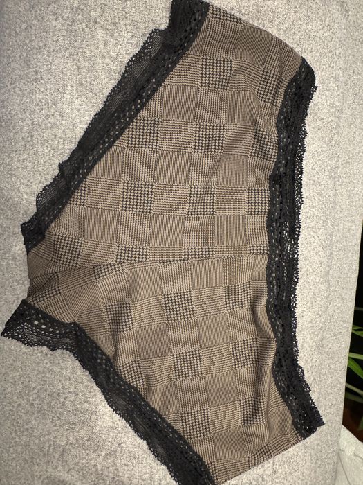 Majtki w typie szortow nowe z metka r. M