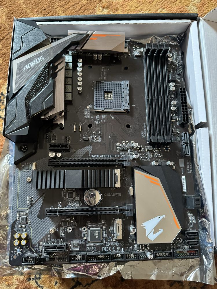 Материнська плата GIGABYTE B450 AORUS ELITE V2 AM4