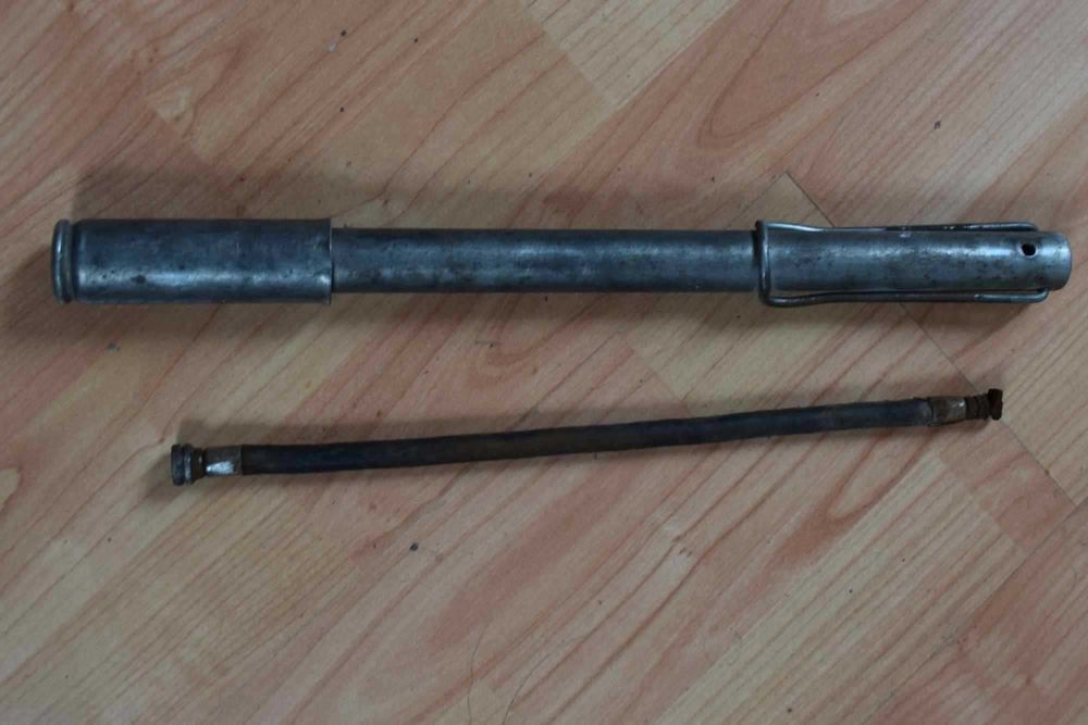 Pompka fabryczna z wężykiem do motocykla SFM Junak