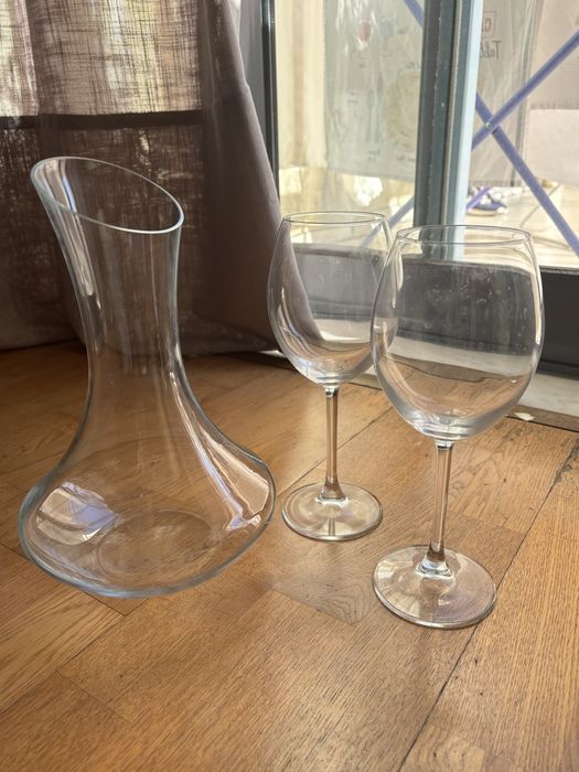 Conjunto de dois copos e decanter