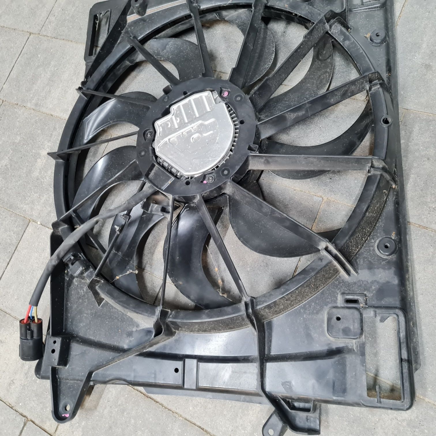Obudowa +wentylator Ford kuga Escape  Mk3 2.0 ecoBoost LX61-8C601-AC