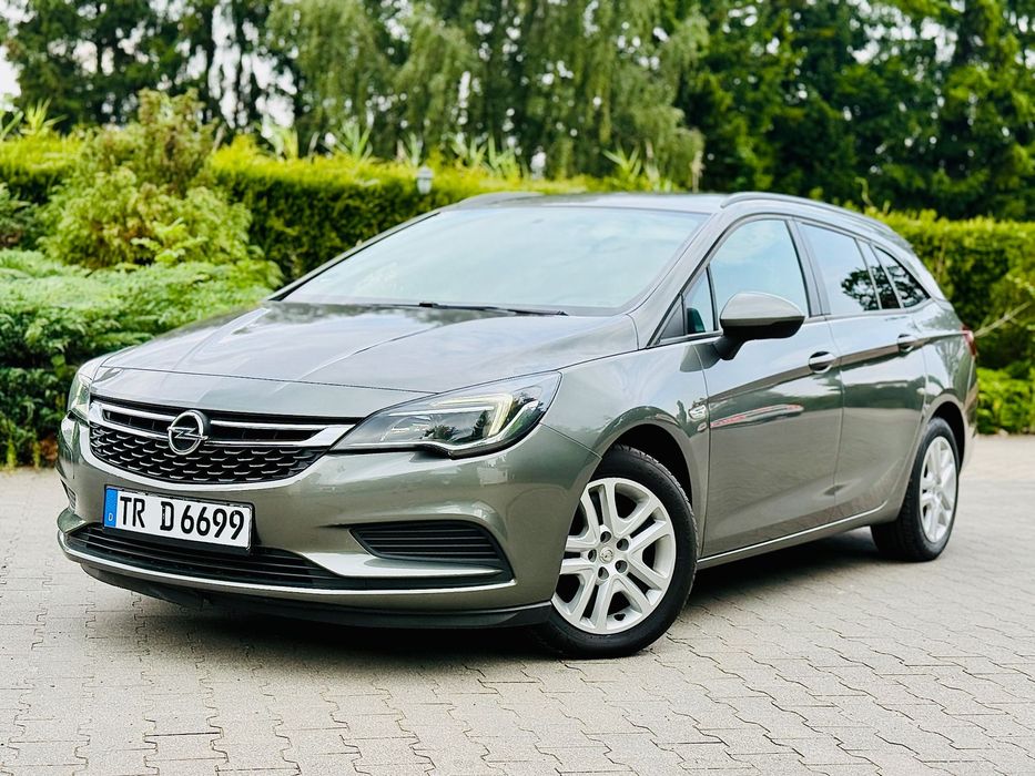 Opel Astra Innovation! LED! Automat! Navi CarPlay