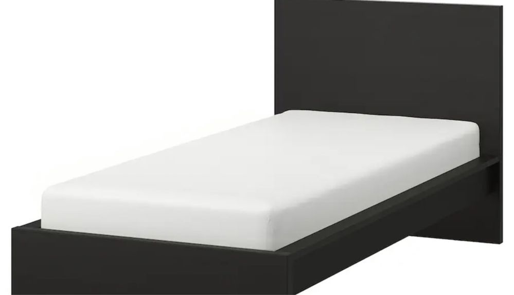 Cama ikea Malm com colchao e estrado