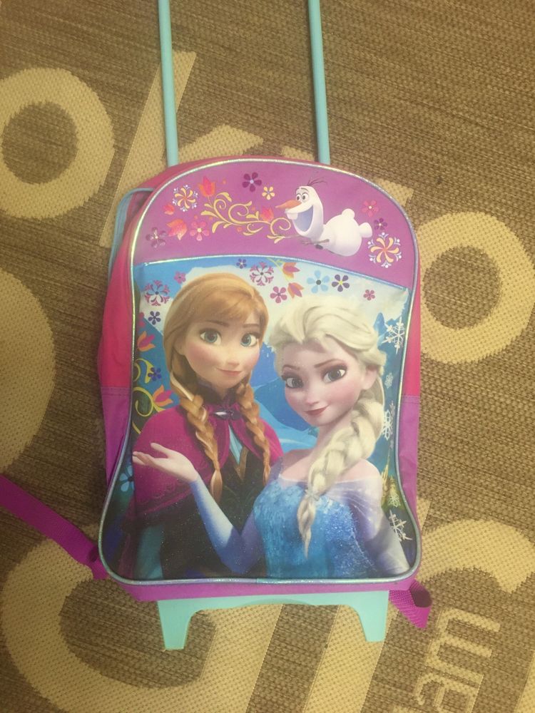 Рюкзак для девочки на колесиках и с ручкой