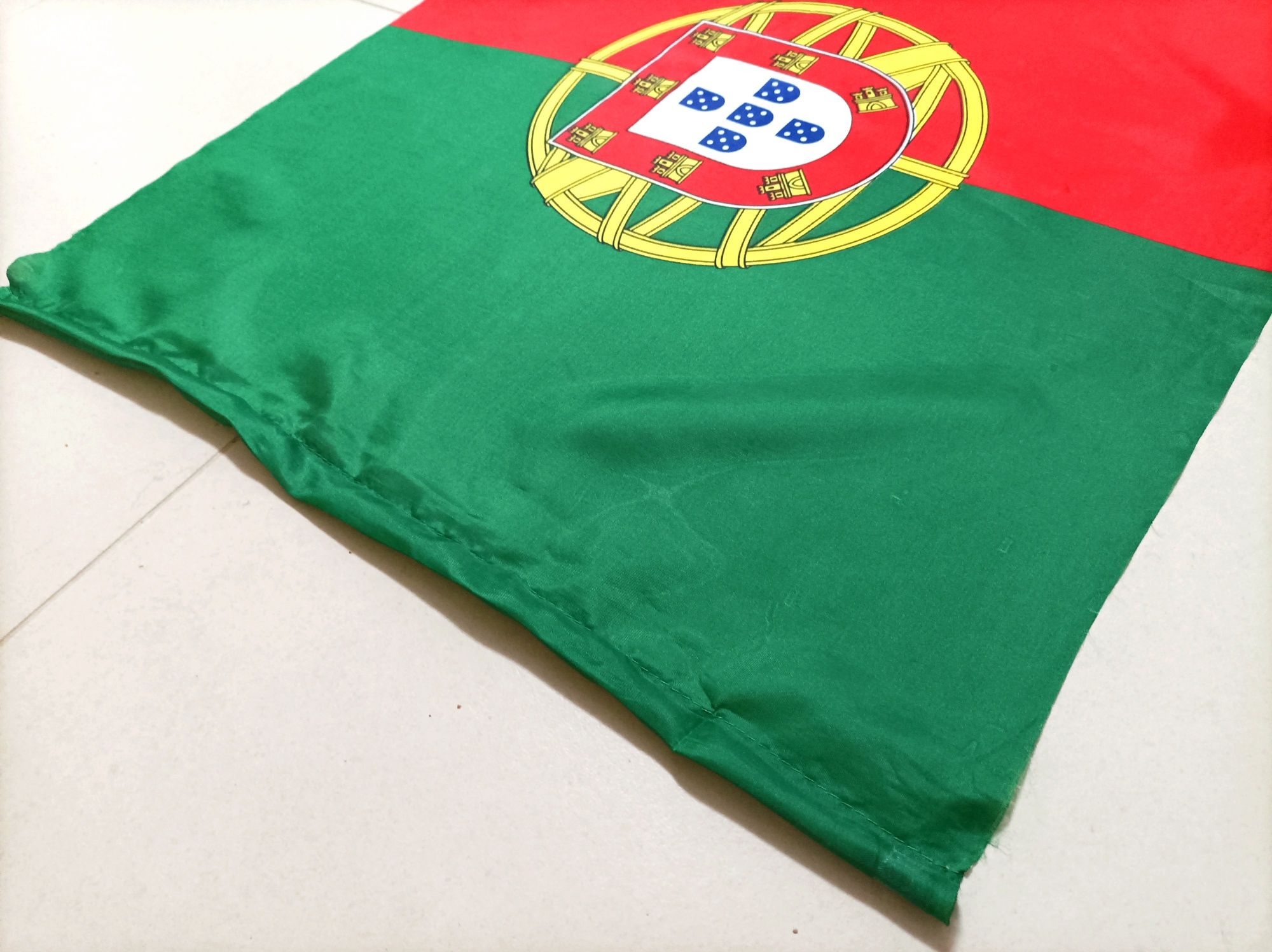 Bandeira de Portugal (tamanho médio)