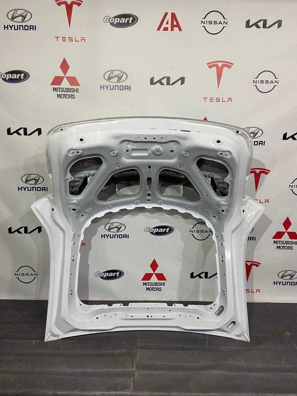 Кришка багажника Ляда Tesla Model Y 1493410-EC-A оригінал б/в