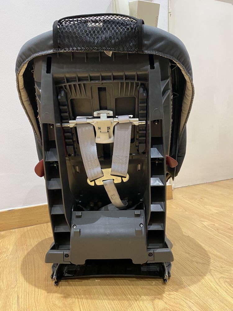 Cadeira auto para bebé Britax com isofix