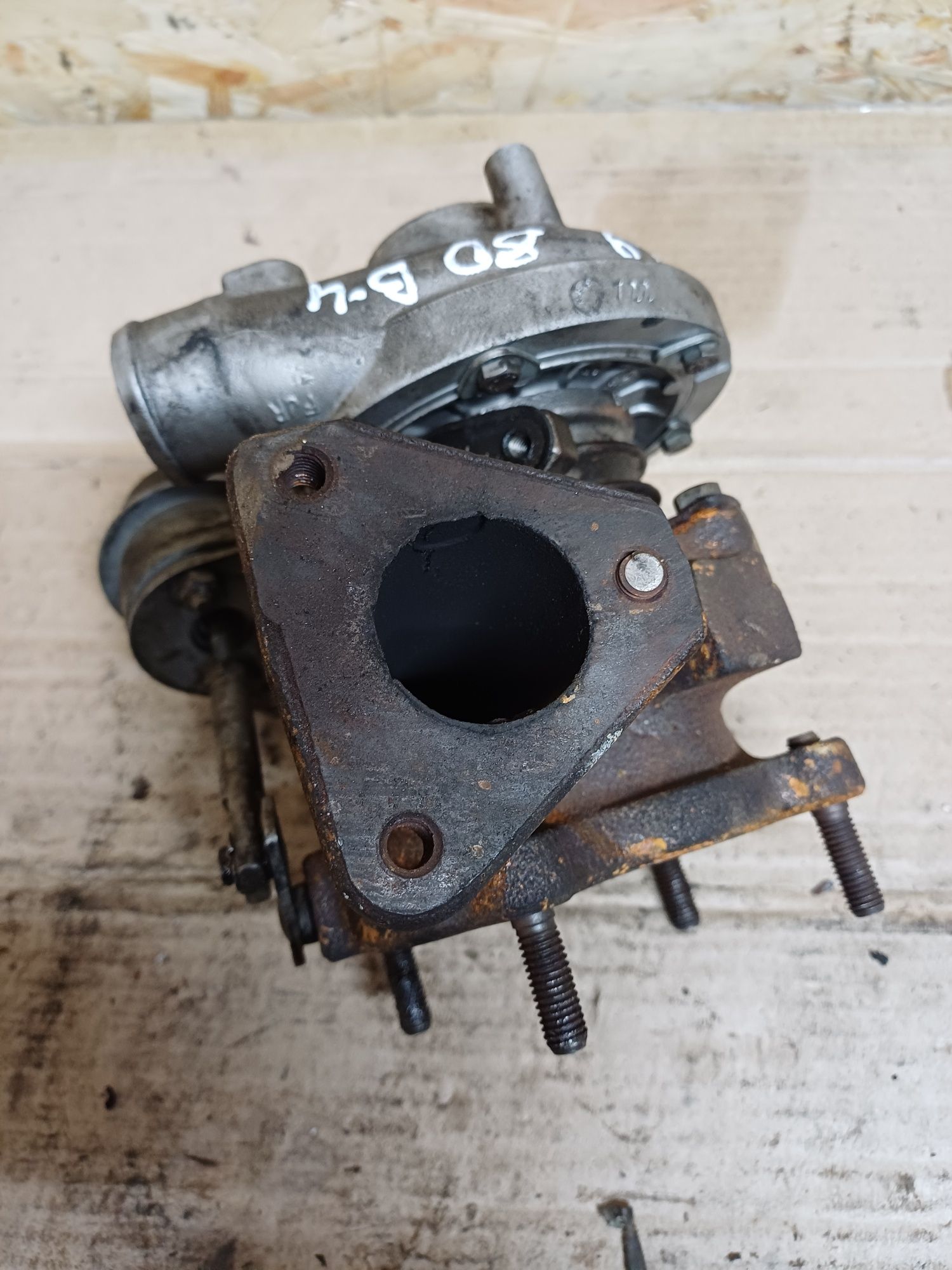 Audi 80 B-4 1.8 TDI турбіна 028145701T 028145701E 028145703D