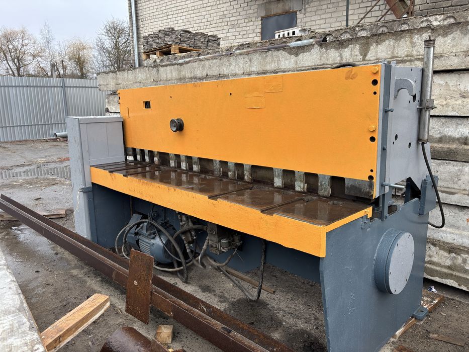 Продам гільйотину,(ножиці)