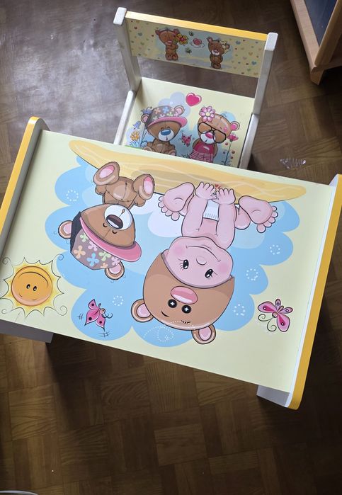 Дитячий стіл і стілець