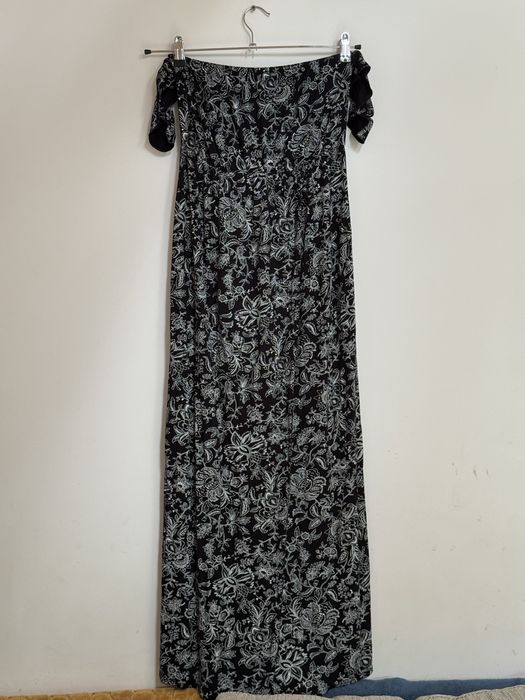 Sukienka boho maxi luzna czarna