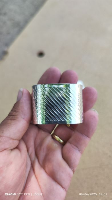 Vendo estes anéis para guardanapos em casquinha de prata!