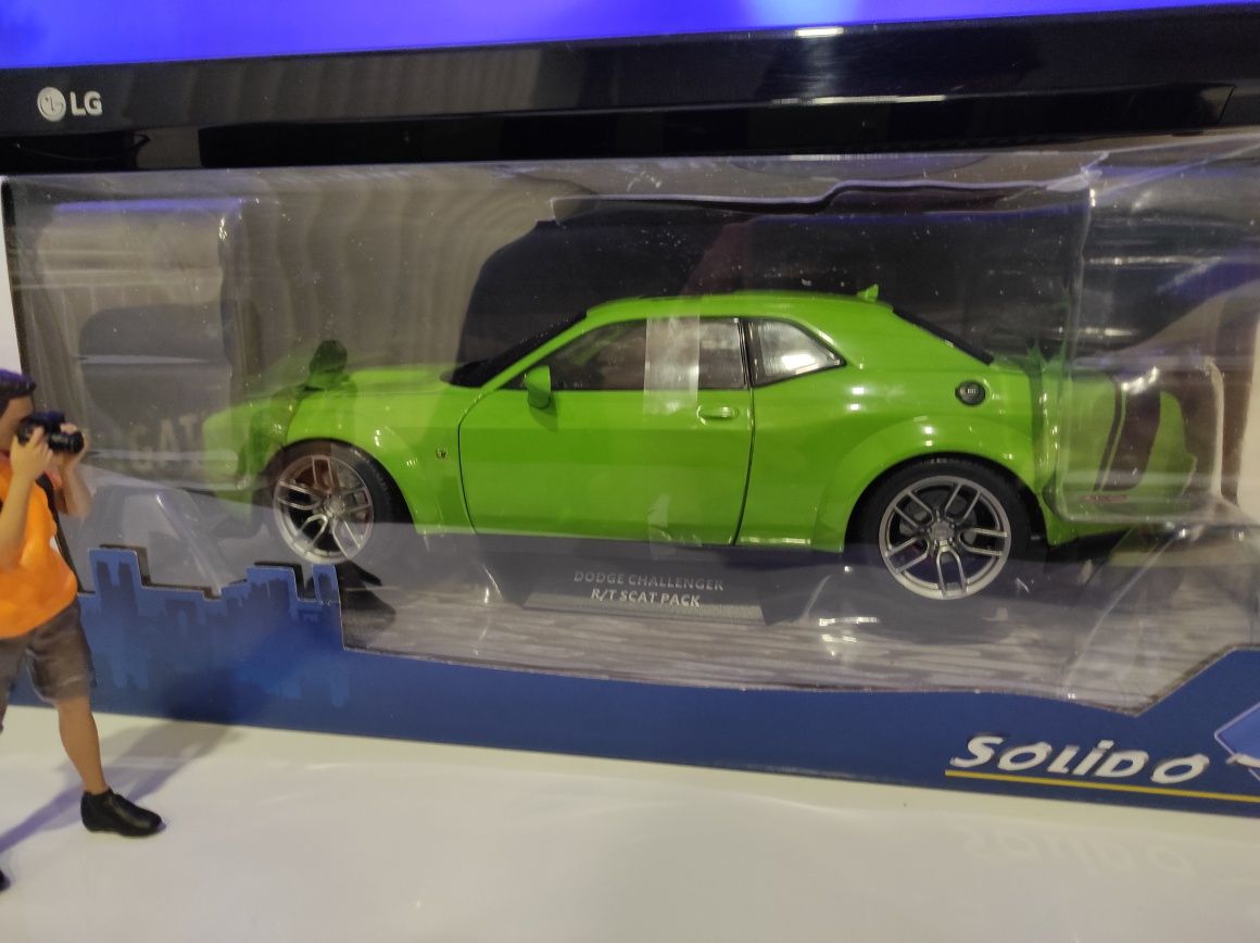 1:18 Dodge Challenger 2020 Rt Solido