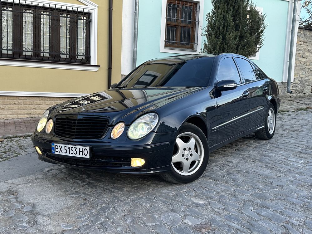 Mercedes E211 Мерседес W211