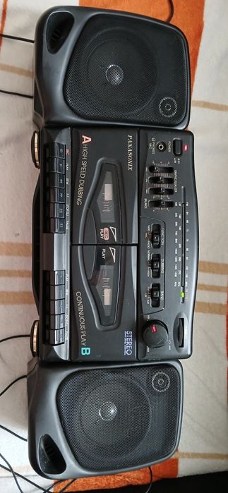 Radiomagnetofon z dawnych lat