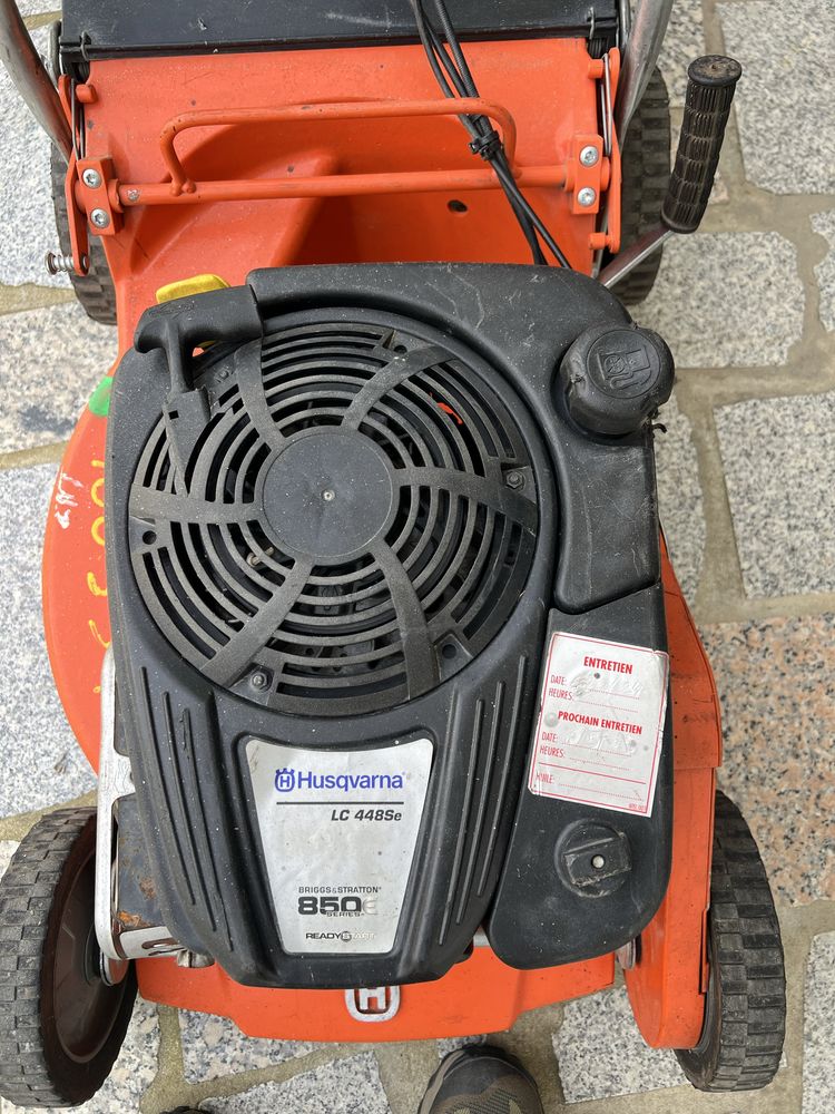 Corta-relva Husqvarna 448SE em Muito Bom Estado