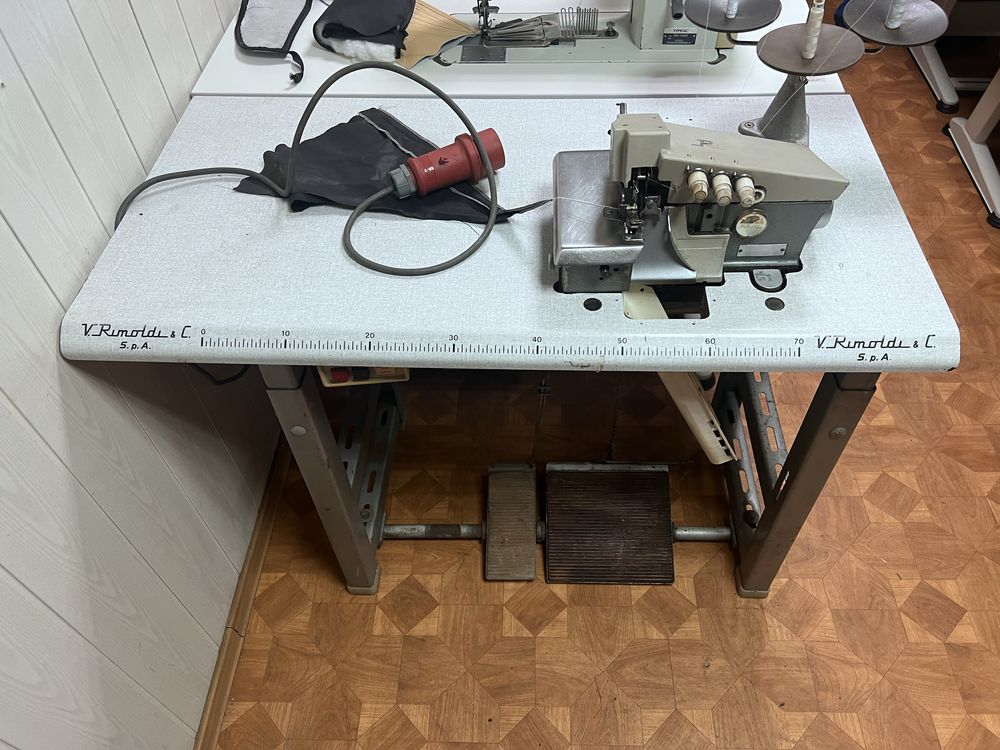 Overlock 3 nitkowy Rimoldi (Juki Siruba) 380V Bdb