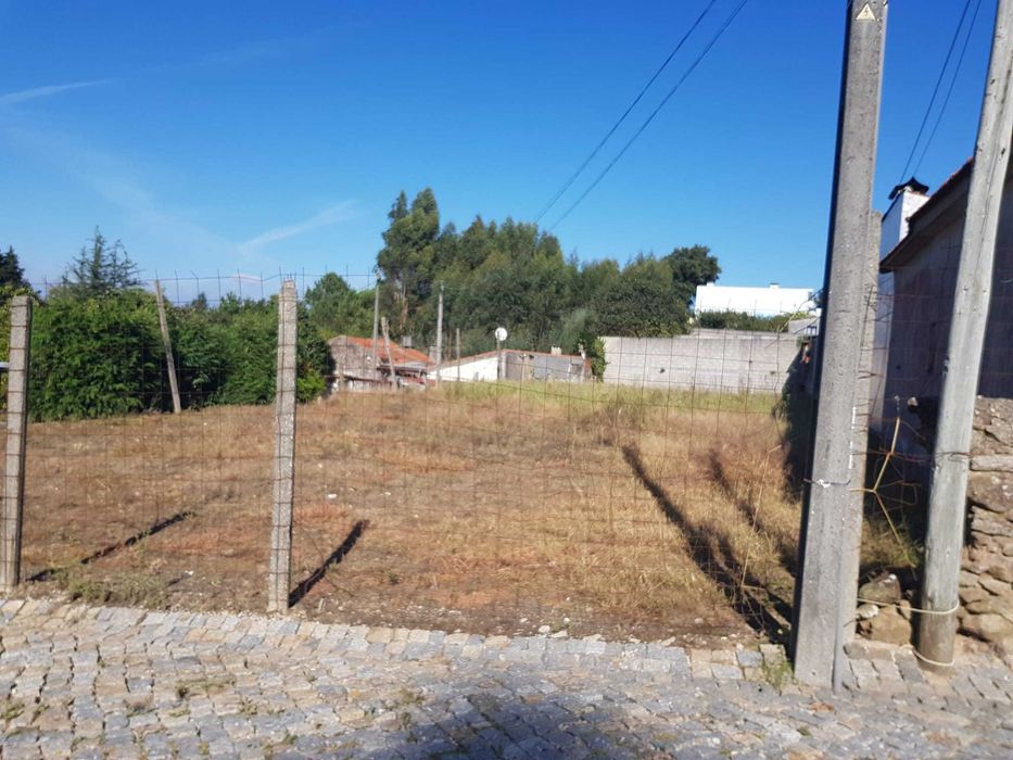 Terreno urbano em Seixezelo com 680m2 para construção de moradia