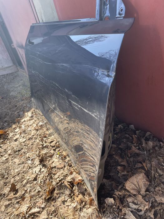 Tesla model Y права передня дверка