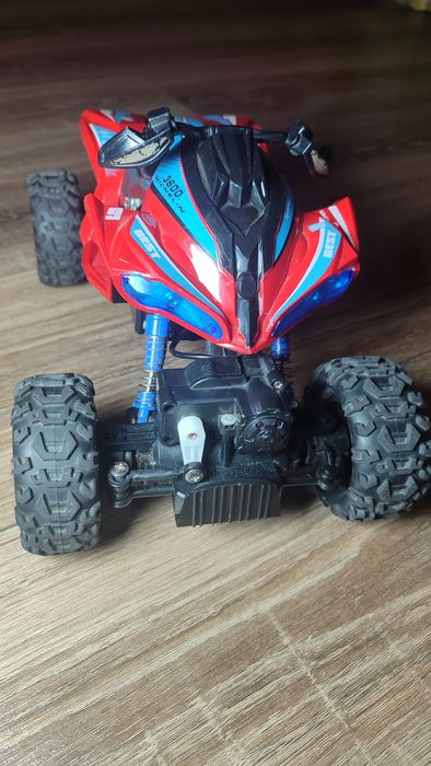 Продам машинку на пульті