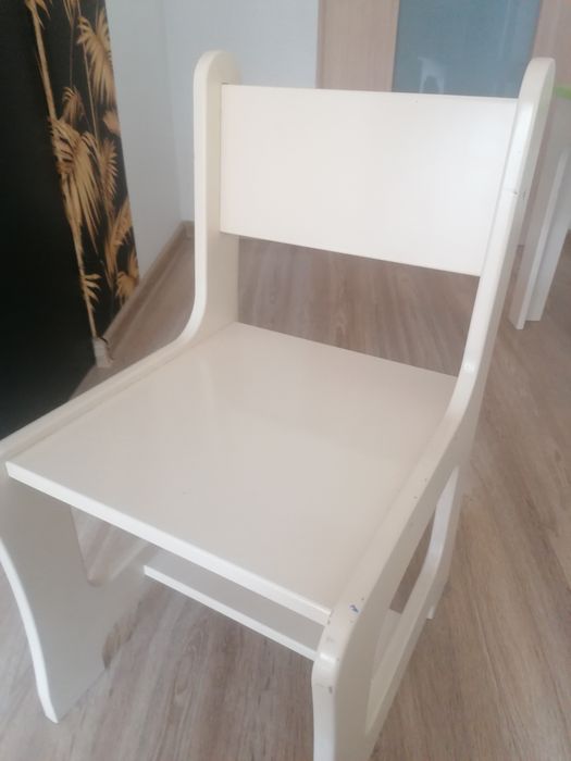 Stolik dziecięcy