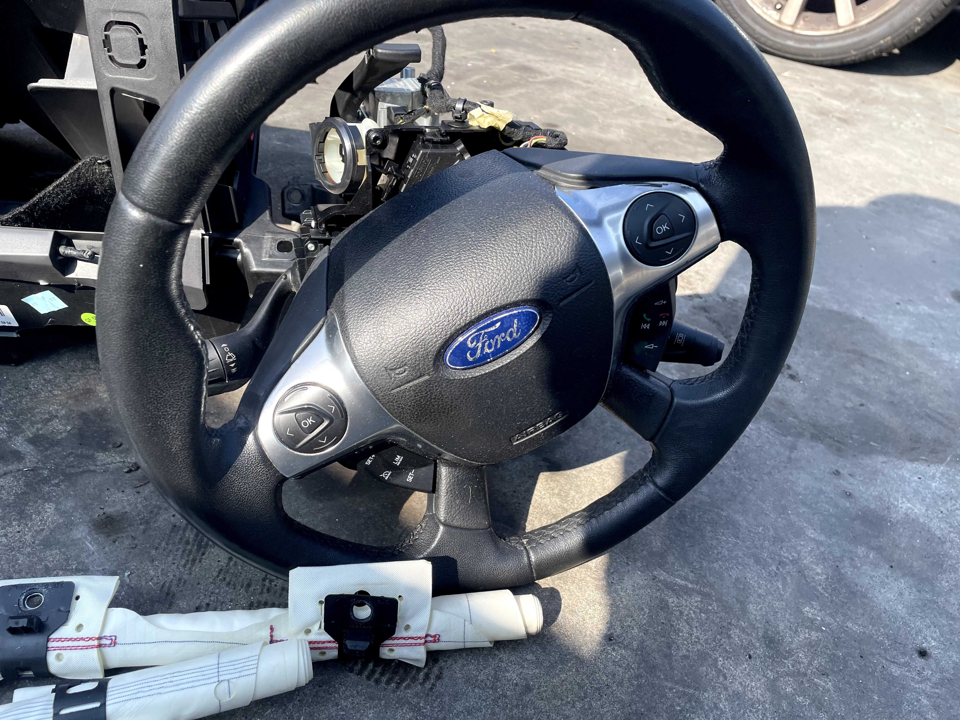 Ford Focus MK3 Kompletna konsola kokpit poduszki airbag + pasy + kurty