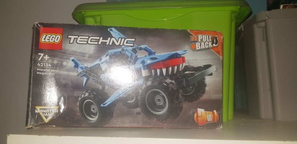 LEGO TECHNIC Monster Jam Megalodon 42134