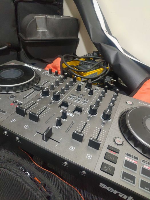 Controlador Numark NS4 FX