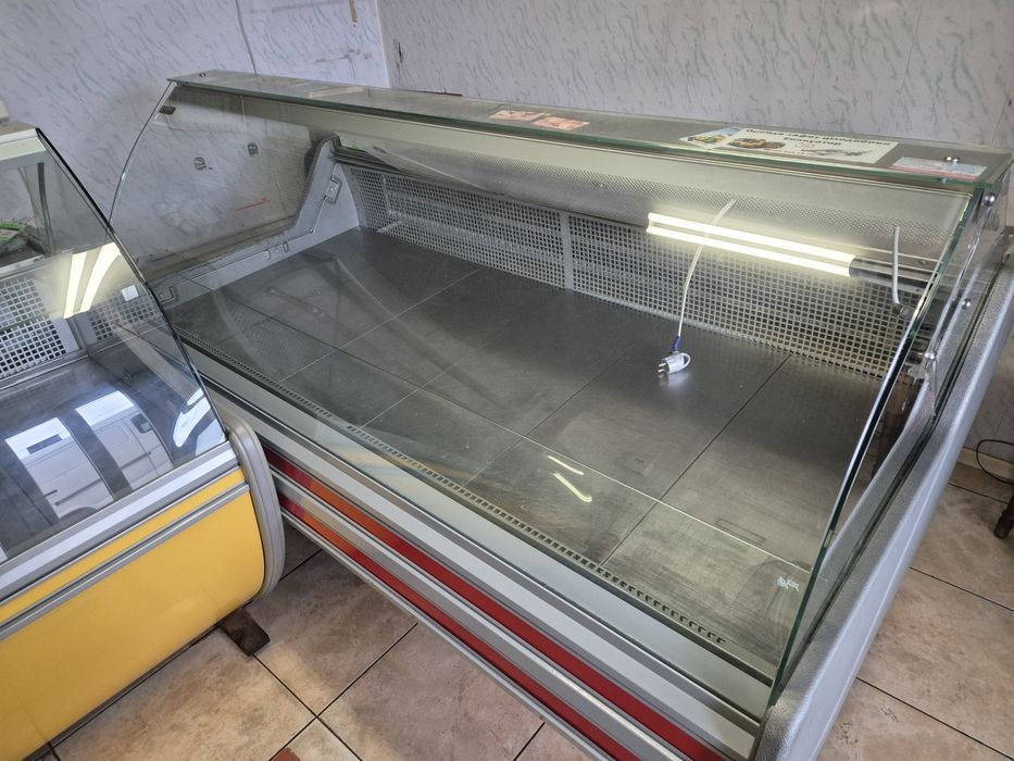 Холодильна вітрина 2 метра