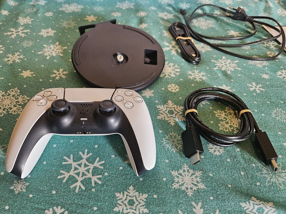 PlayStation 5 PS5 z napędem 825GB