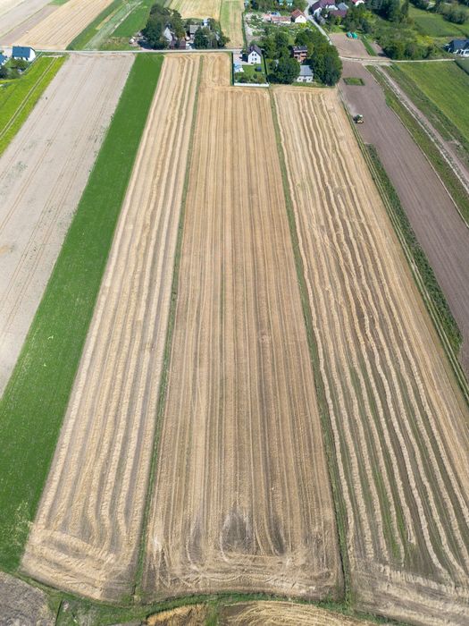 SPRZEDAM działkę budowlaną 20 ar + 1.5 h pole orne Wężerów