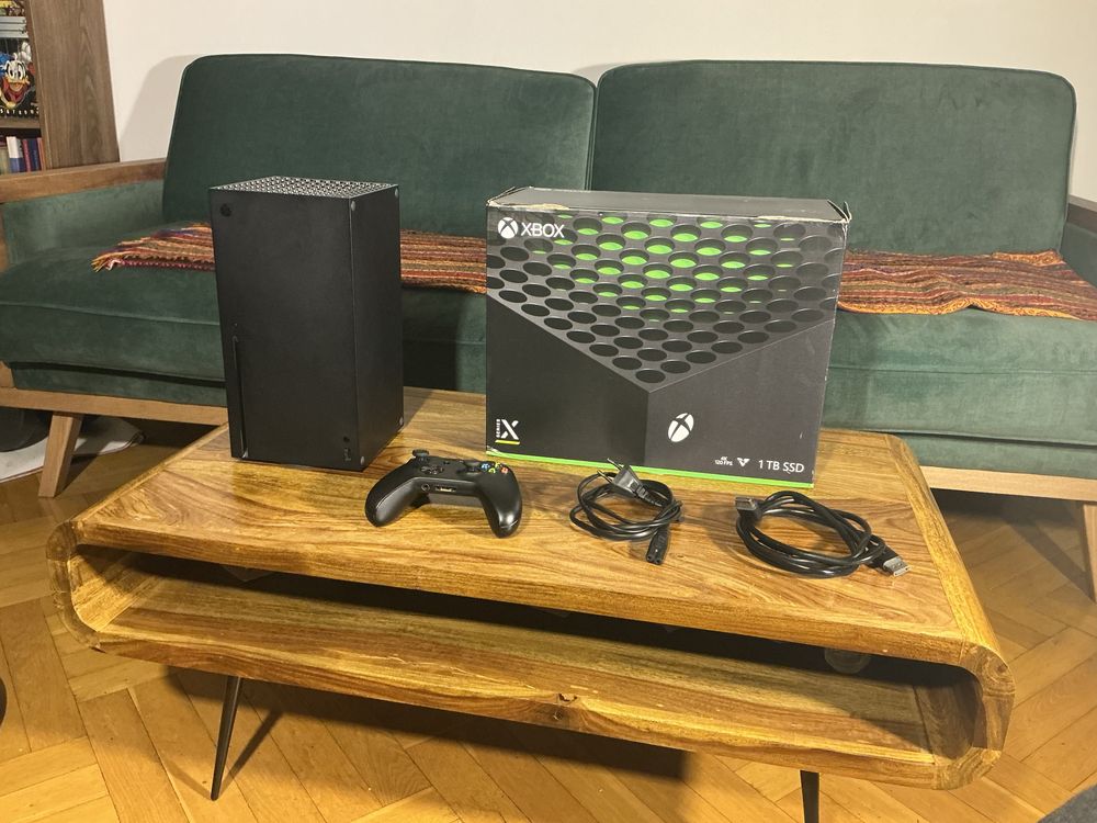 Xbox X Series 1TB z napędem + Pad